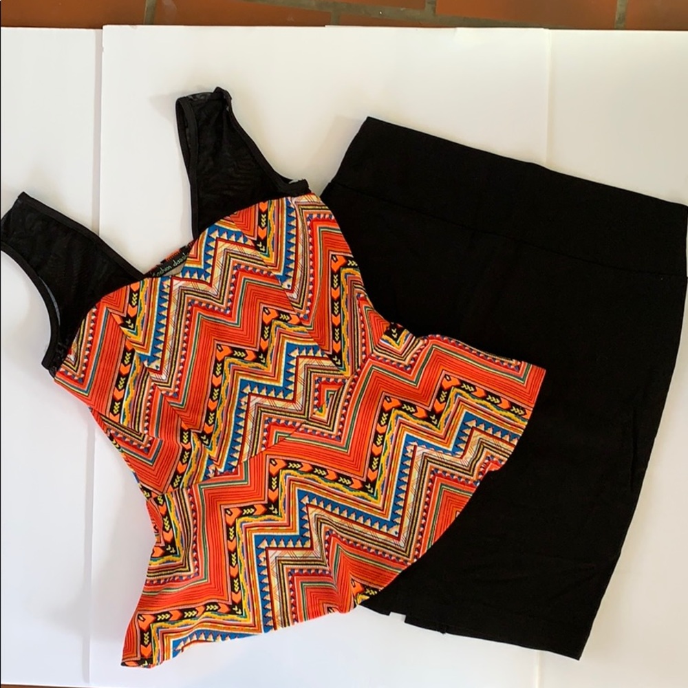 Multicolored Sleeveless Top & Blk Mini Skirt Set.